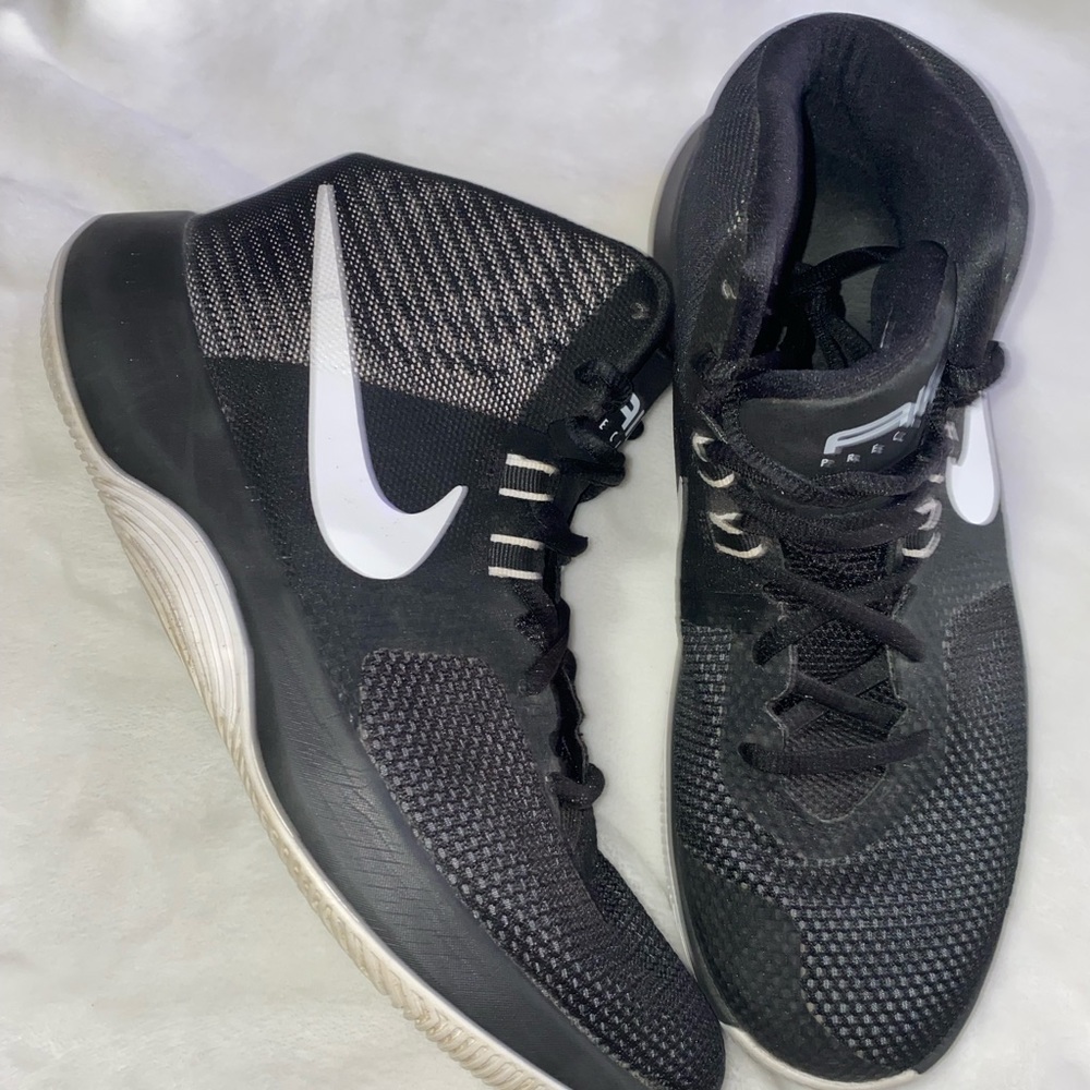 men’s size 8.5 nike basketball shoes